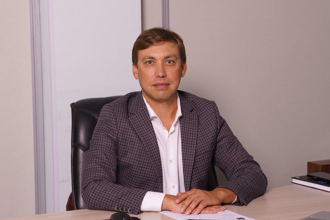 Директор Ювикс Групп